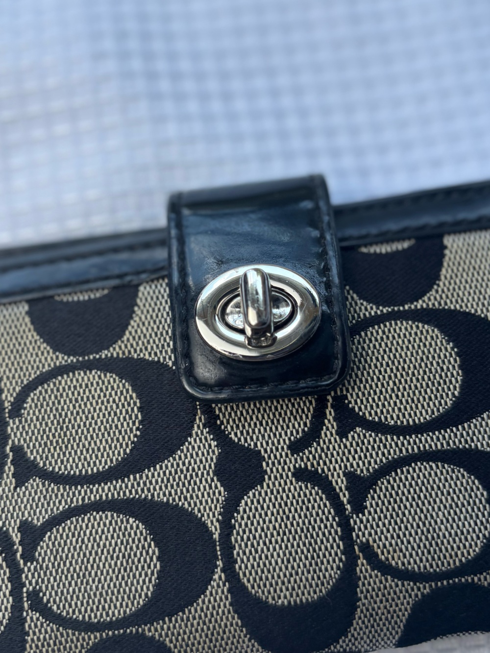 Coach Signature Park Turnlock Continental Navy Blue & Gray Rectangular Wallet - Picture 3 of 11